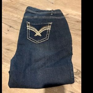 Roz and Ali Capris 16